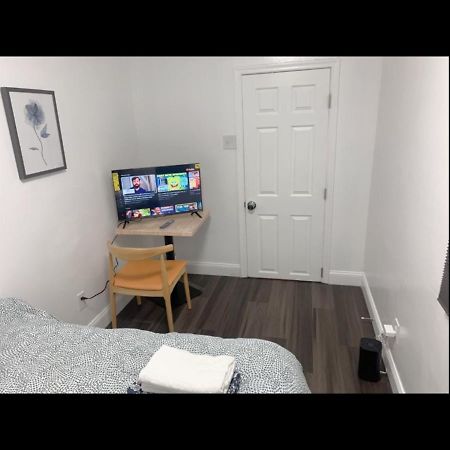 Stylist Bedroom Central Of Baltimore Extérieur photo