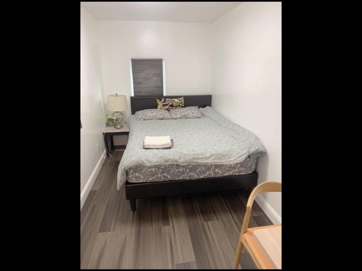 Stylist Bedroom Central Of Baltimore Extérieur photo
