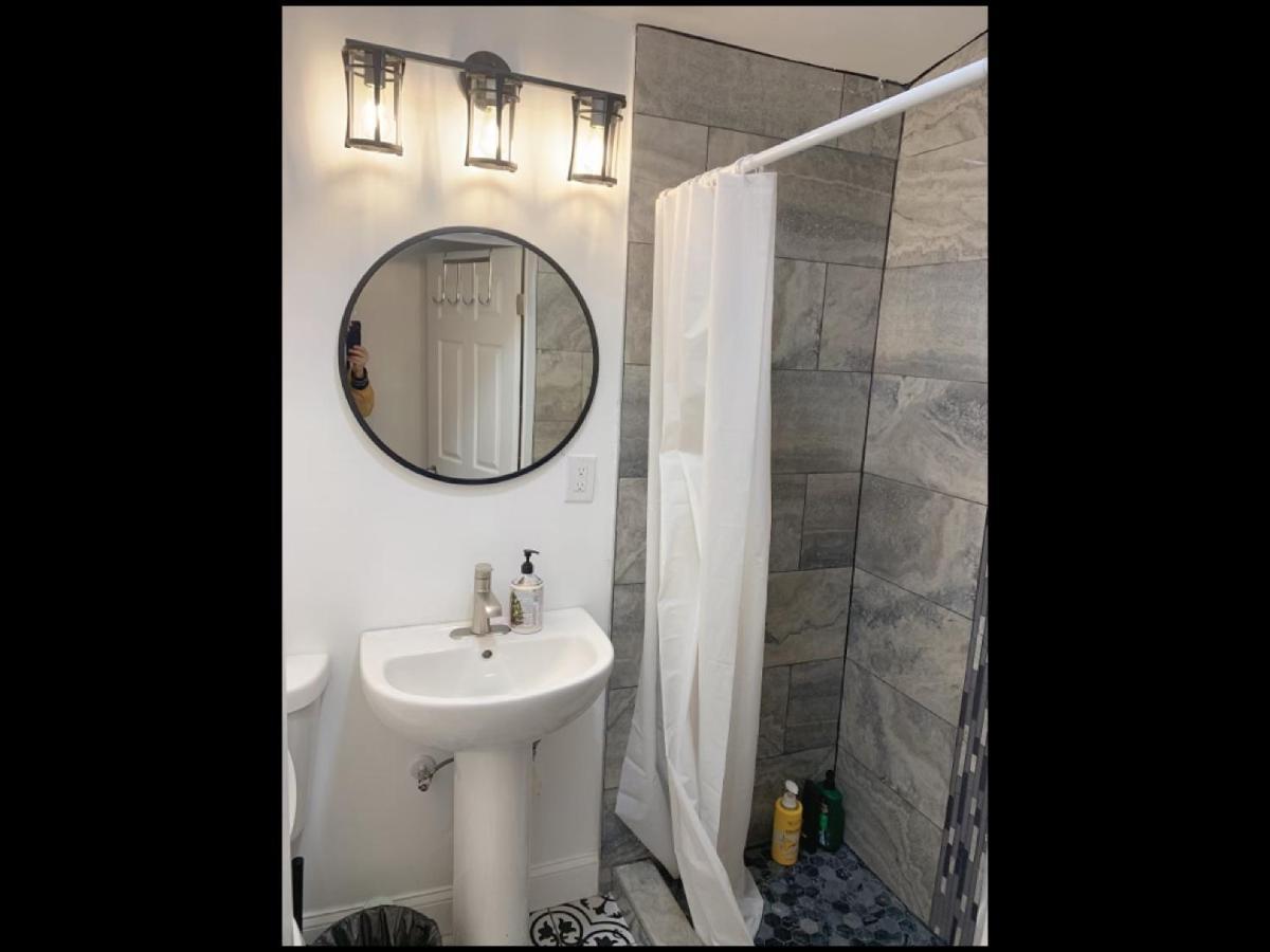 Stylist Bedroom Central Of Baltimore Extérieur photo